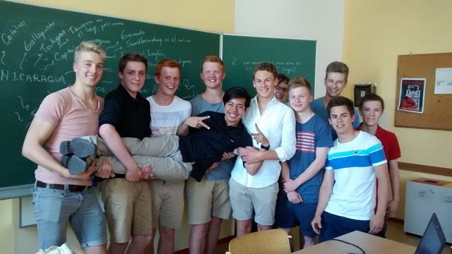 Schulbesuch von Carlos Roberto