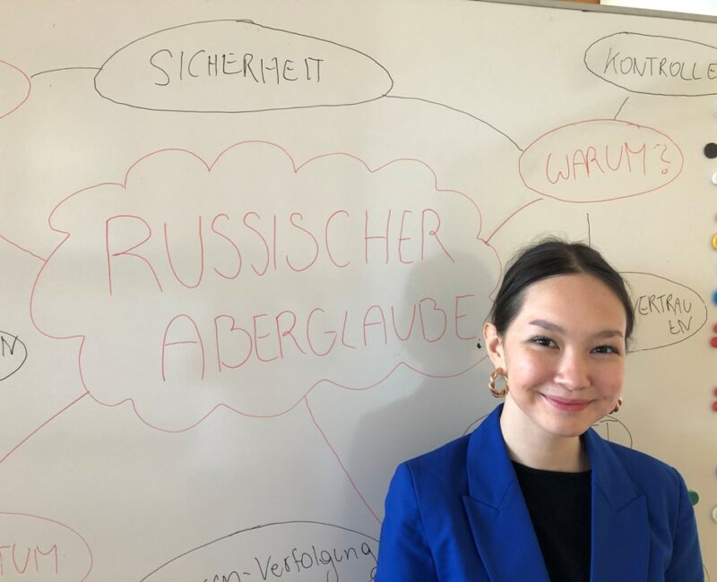 05_Alija Brunner bei der Präsentation ihrer VWA