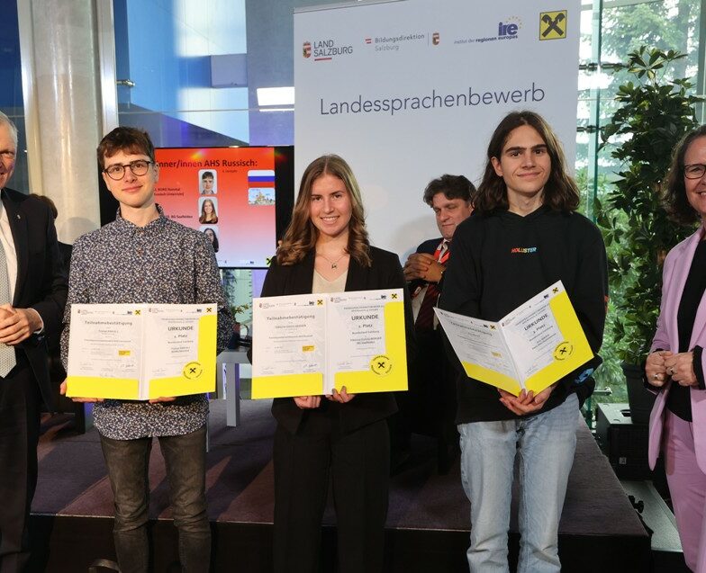Eric-Maier-2.-v.-rechts-bei-der-Preisverleihung.jpg